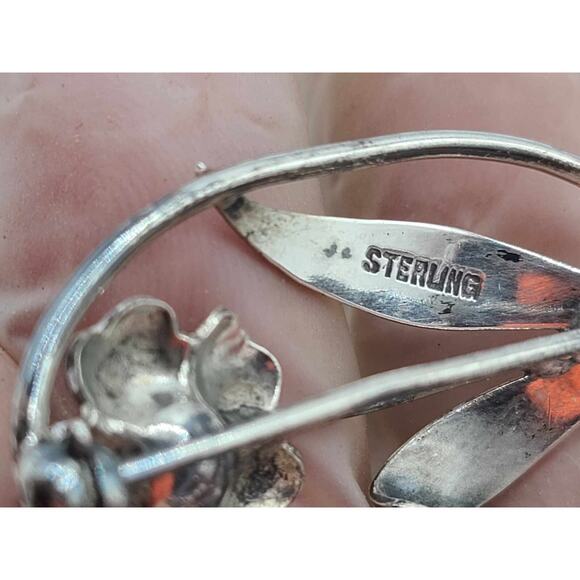 Vintage Sterling Silver Brooch 1 3/8" Flower. Marked 'Sterling' - Picture 2 of 10